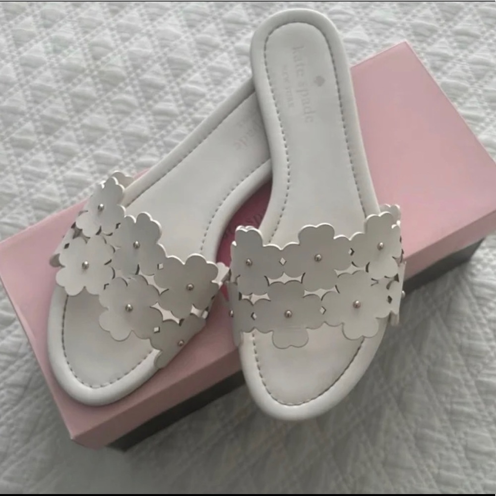 Kate spade daisy sandal in parchment